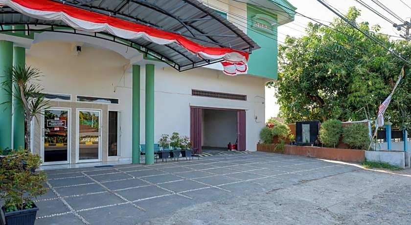 RedDoorz Syariah @ Jalan Jenderal Sudirman Palopo