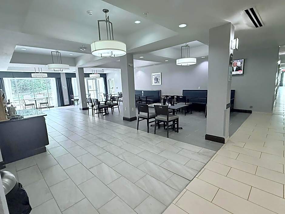 Holiday Inn Express & Suites Bonham By IHG