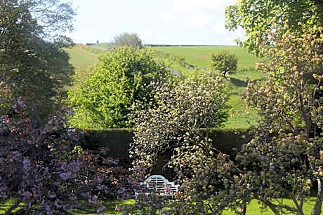 Deluxe Twin Room with En-suite Shower Room