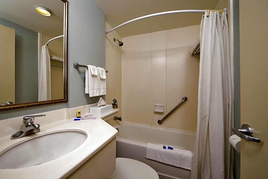 Midtown Convention Center Hotel – New York, NY