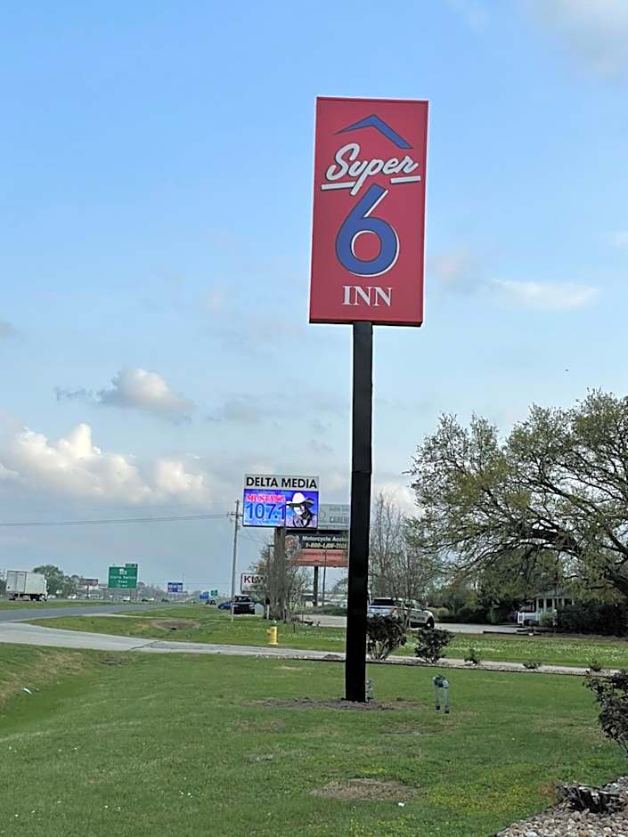 Super 6 Inn