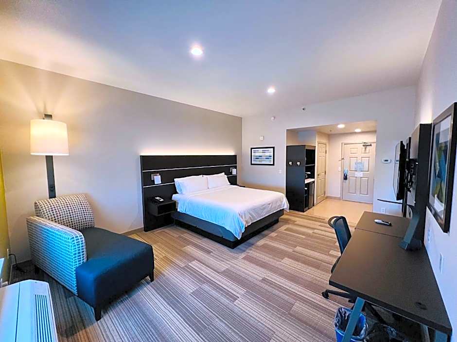 Holiday Inn Express Salinas By IHG