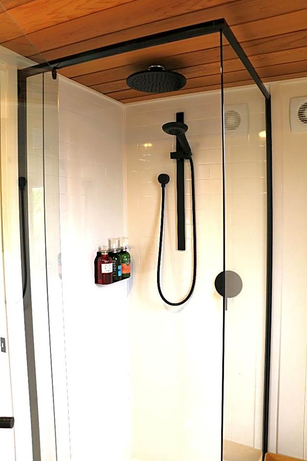 The Pink Lake Tiny House - 'Sakura'