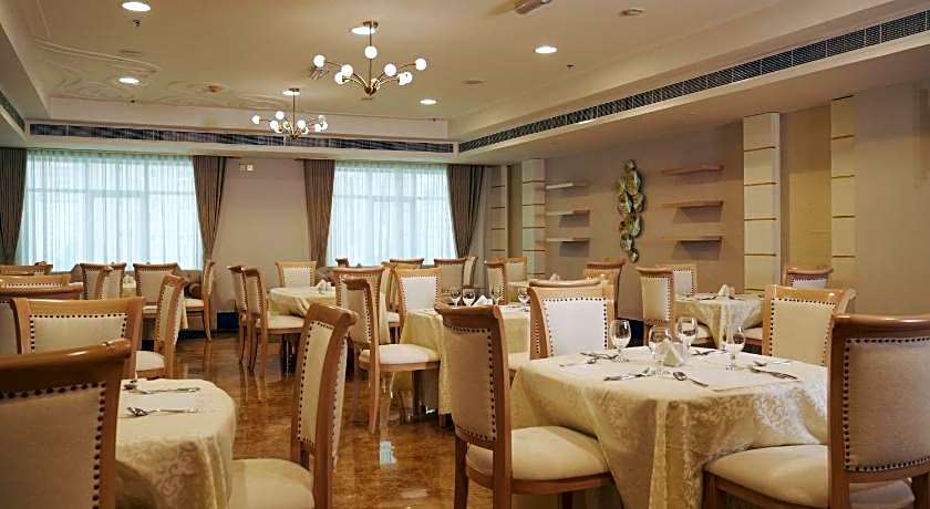 Royal Grand Suite Hotel