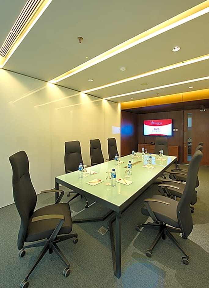 Ra Premiere Simatupang