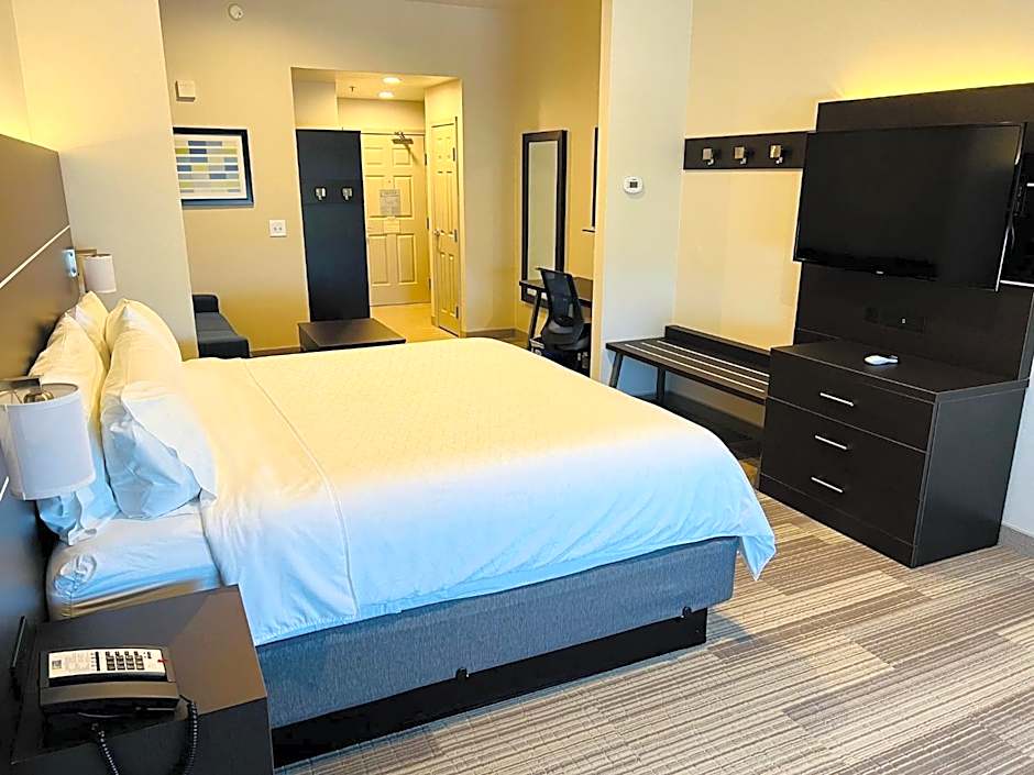 Holiday Inn Express Salinas By IHG