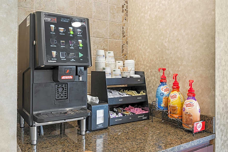Best Western Plus Indianapolis North at Pyramids
