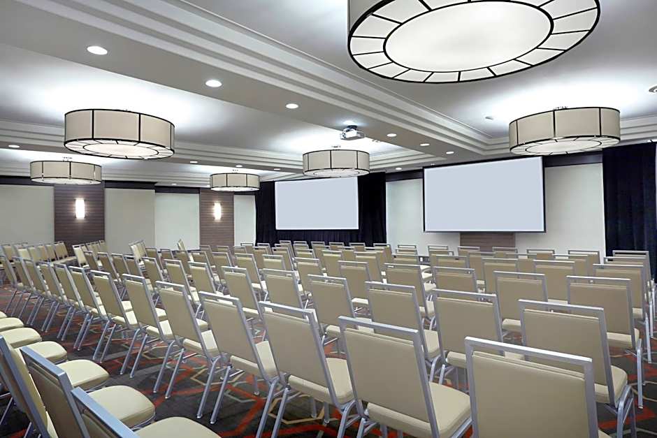 Wyndham Grand Fallsview Hotel