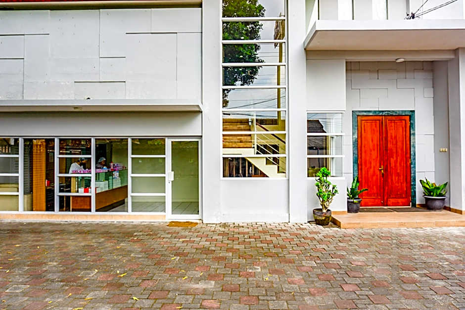 RedDoorz near Jogja City Mall 4