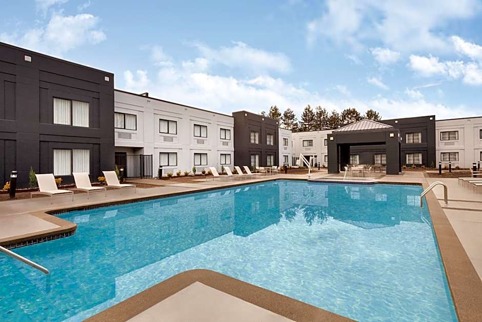 Country Inn and Suites by Radisson Seattle-Bothell WA