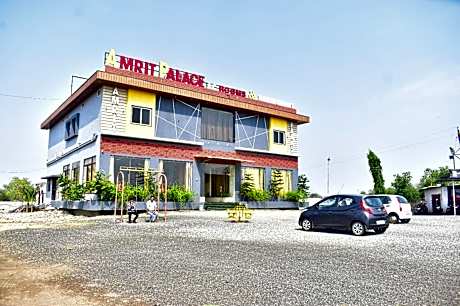 Hotel Amrit Palace