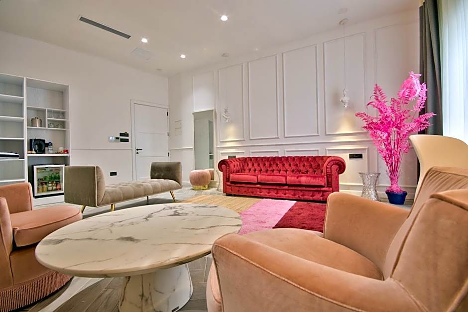 HOLM Boutique & SPA - IK Collection