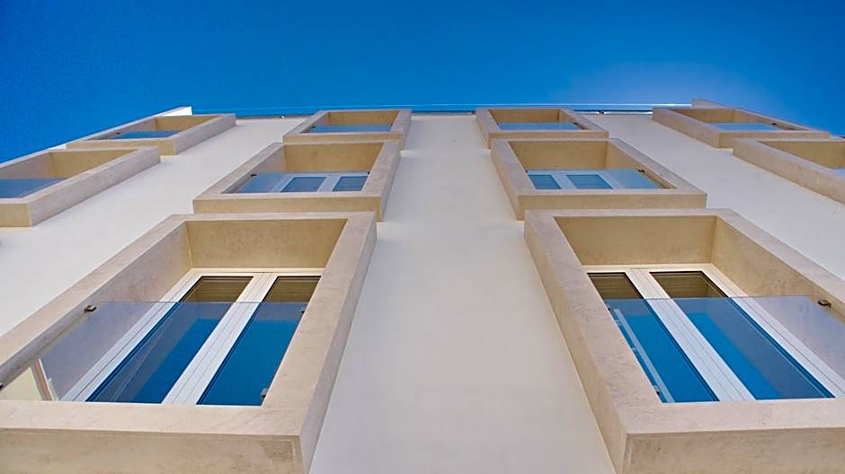 Topcity Hostel & Suites