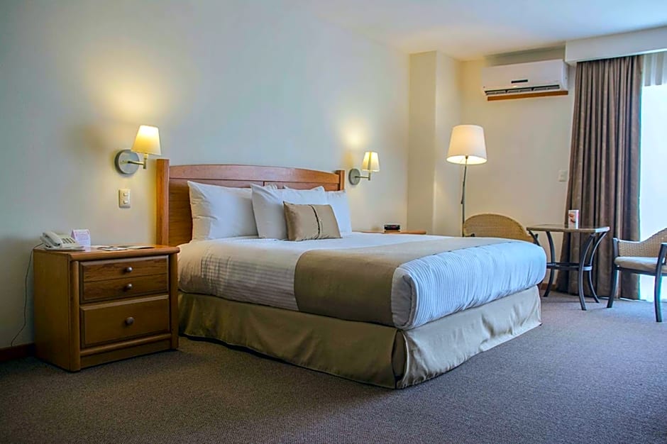 Best Western Plus Plaza Vizcaya