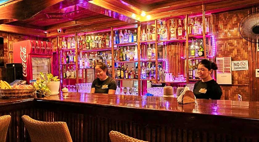 Coucou Bar Hotel and Restaurant