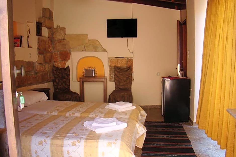 Pazinos Village Studios