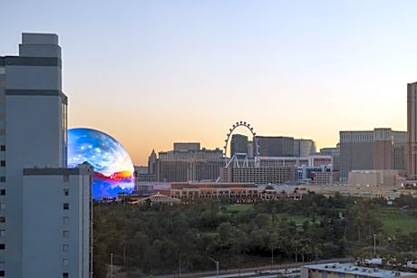 King Room - Non-Smoking