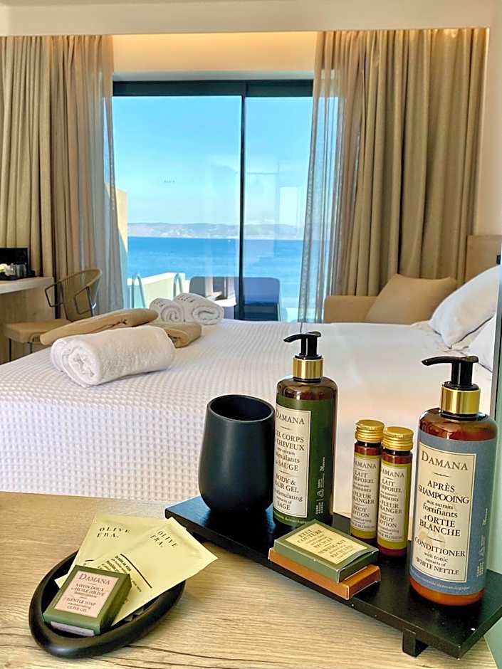 Eleia Seafront Rooms & Villas