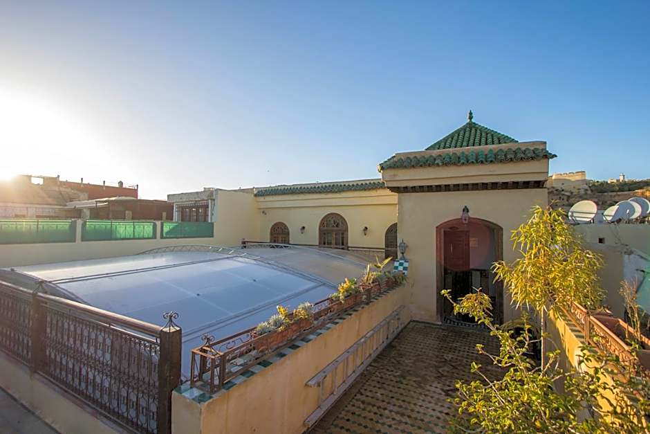 Riad Les Remparts De Fès