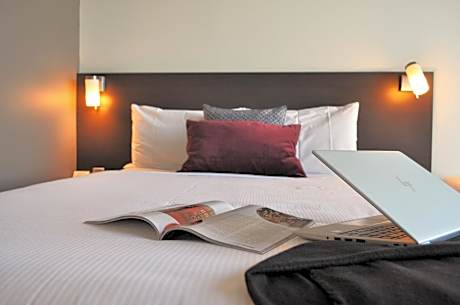 Standard Queen Room - Accessible