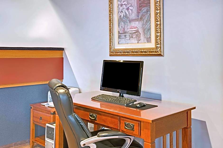 Travelodge by Wyndham Rapid City