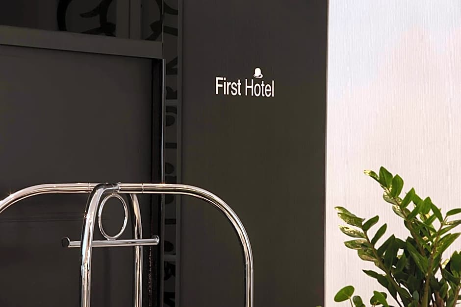 First Hotel Paris Tour Eiffel