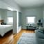 Lakehouse Inn