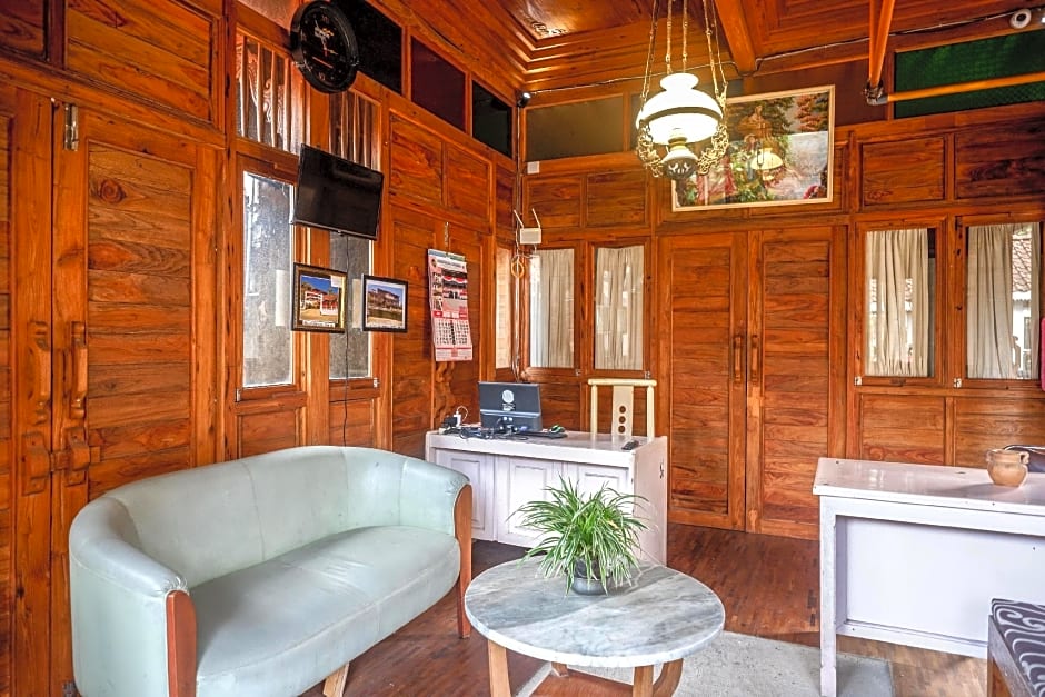 RedDoorz near Plengkung Gading 2