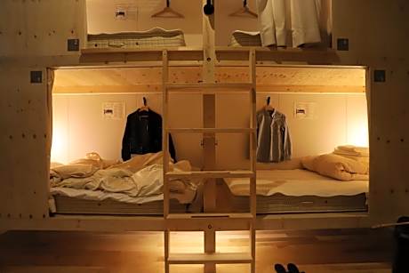 Bunk Bed in Mixed Dormitory Room