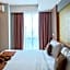 Loji Hotel