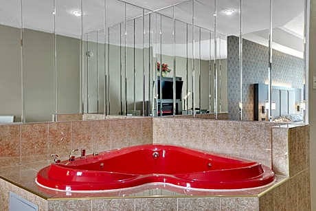 Queen Room with Spa Bath