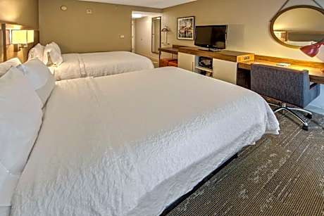 Room with Two Queen Beds - Non-Smoking