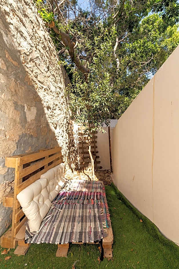 Aegina Town Cozy Escape