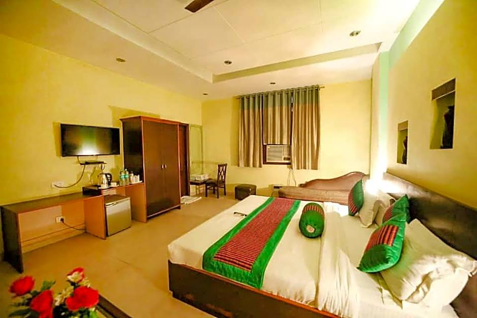 FabHotel Arihant Inn