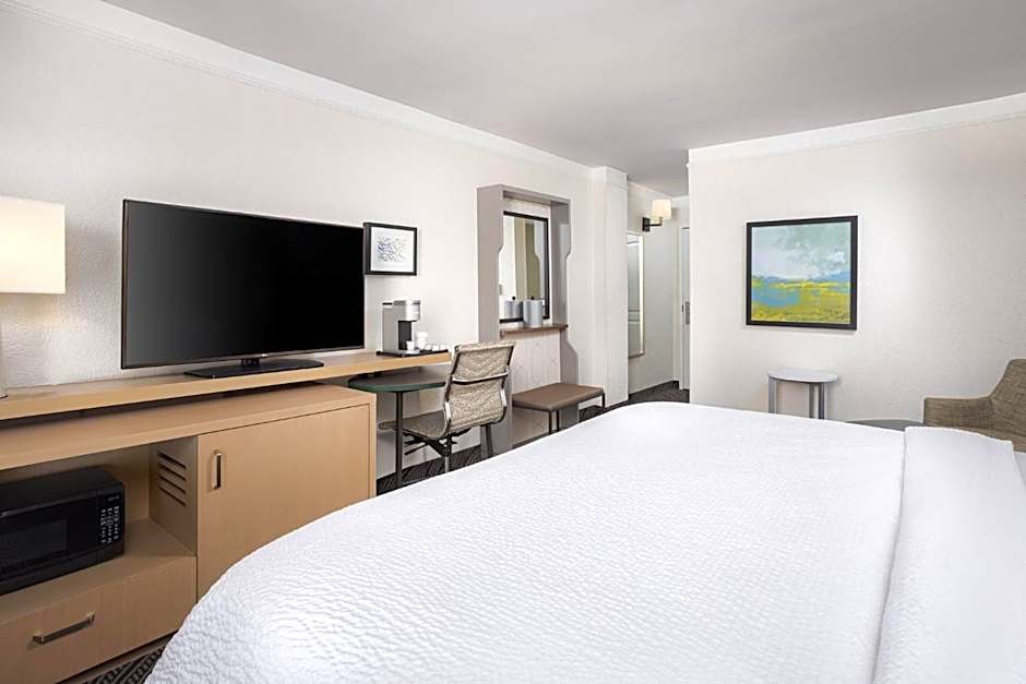 Holiday Inn Resort Oceanfront at Surfside Beach by IHG