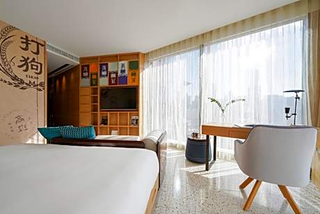 Premium King Room with Sofa Bed and Park View