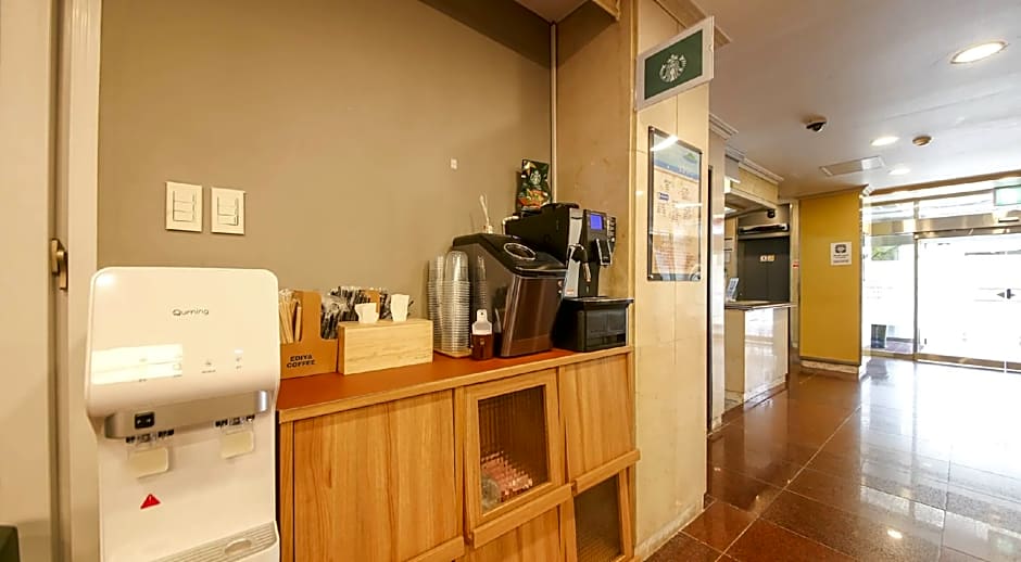 The Oakra Hotel