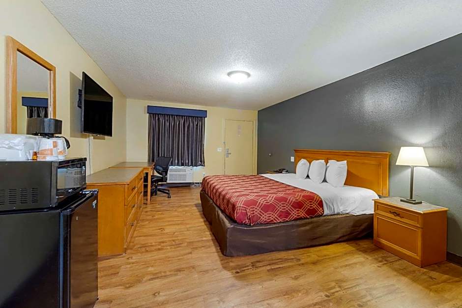 Econo Lodge Pryor
