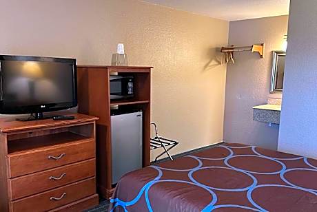Queen Room - Non-Smoking