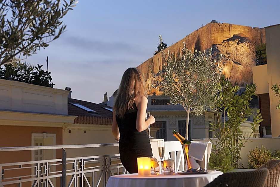 Ava Hotel and Suites