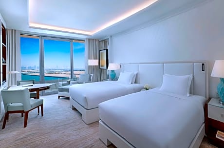 Two Queen Beds Deluxe Room With Sea View