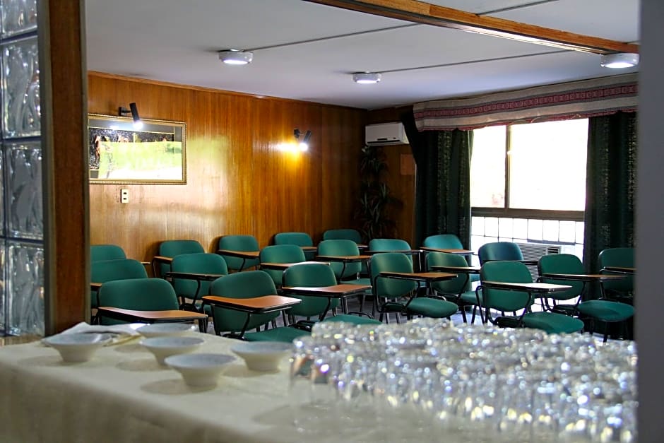 Hotel Windsor Suites