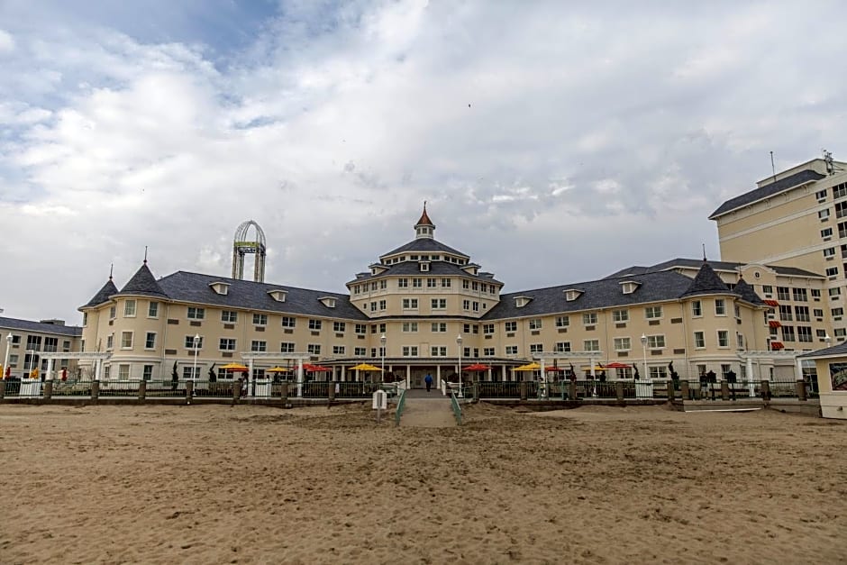 Cedar Point Hotel Breakers