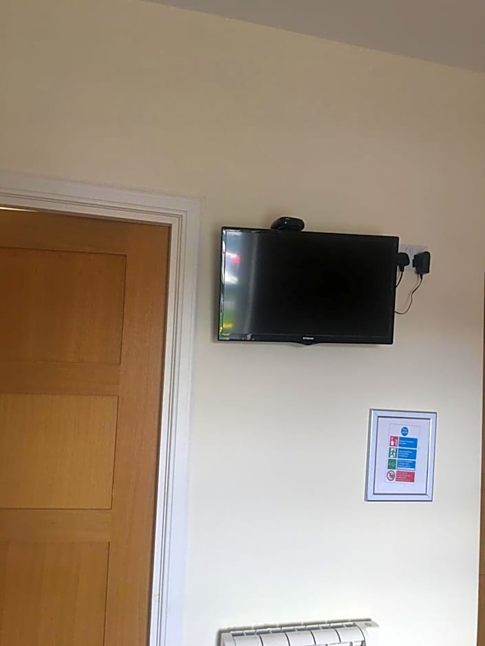 1 Lochness Rooms&Hostel