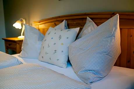 Two-Bedroom Apartment (4 Adults)