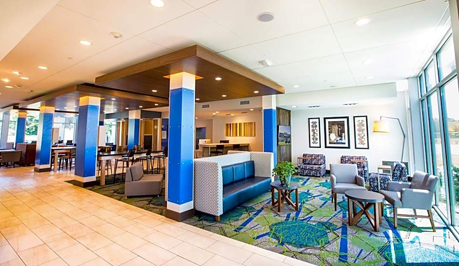 Holiday Inn Express & Suites Greenwood North By IHG
