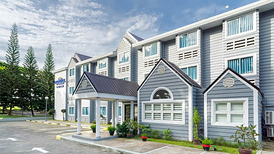 Microtel By Wyndham Eagle Ridge