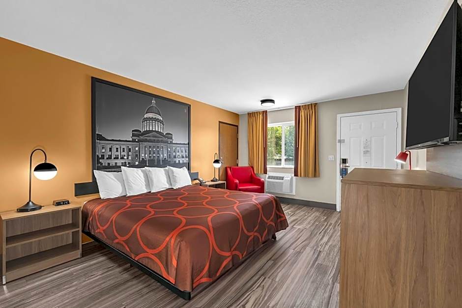 Super 8 by Wyndham Siloam Springs