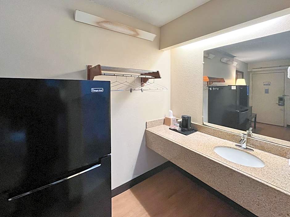 Studio 6 Suites Shreveport, LA Industrial Loop