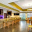 La Quinta Inn & Suites by Wyndham Houston Willowbrook